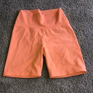 Echt scrunch butt biker shorts
